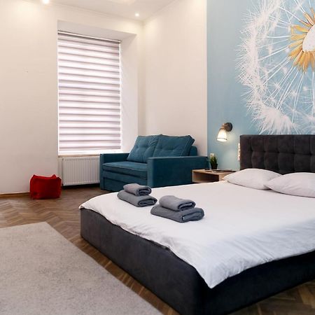 Main Square Apartment Good Stay In The City Center Lviv Dış mekan fotoğraf